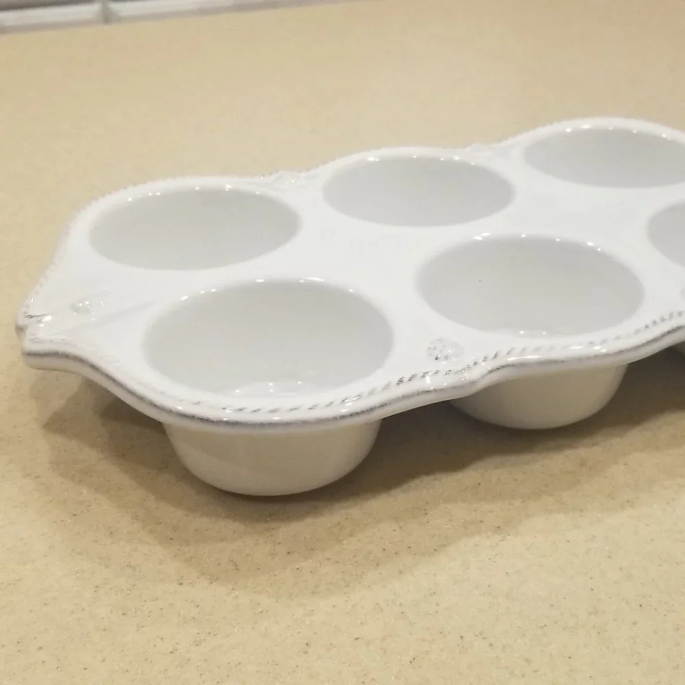 RARE JULISKA WHITE BERRY & THREAD CERAMIC CUPCAKE MUFFIN PAN BAKING COOKING DISH